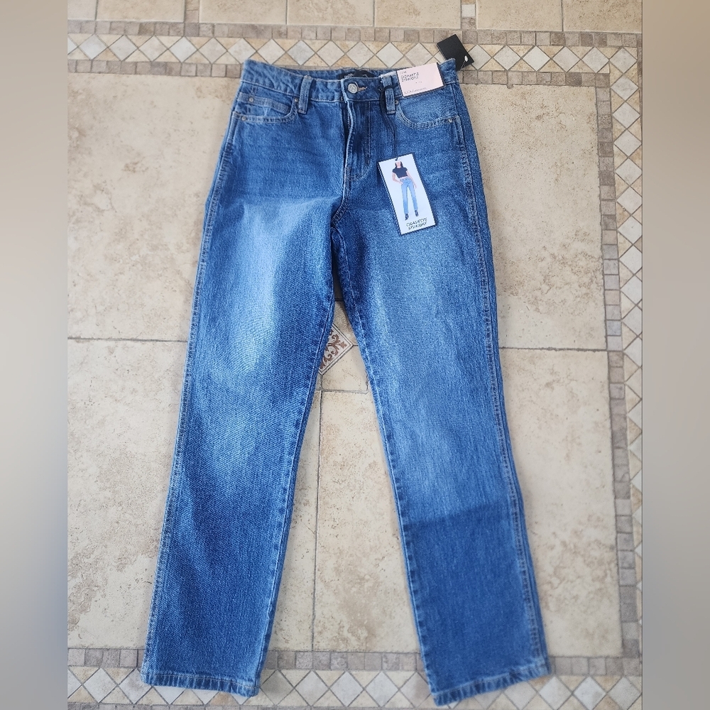 BCBG GENERATION CIGARETTE STRAIGHT JEANS